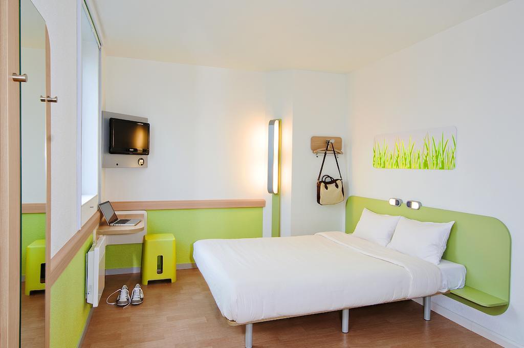 Ibis Budget Givet Ngoại thất bức ảnh
