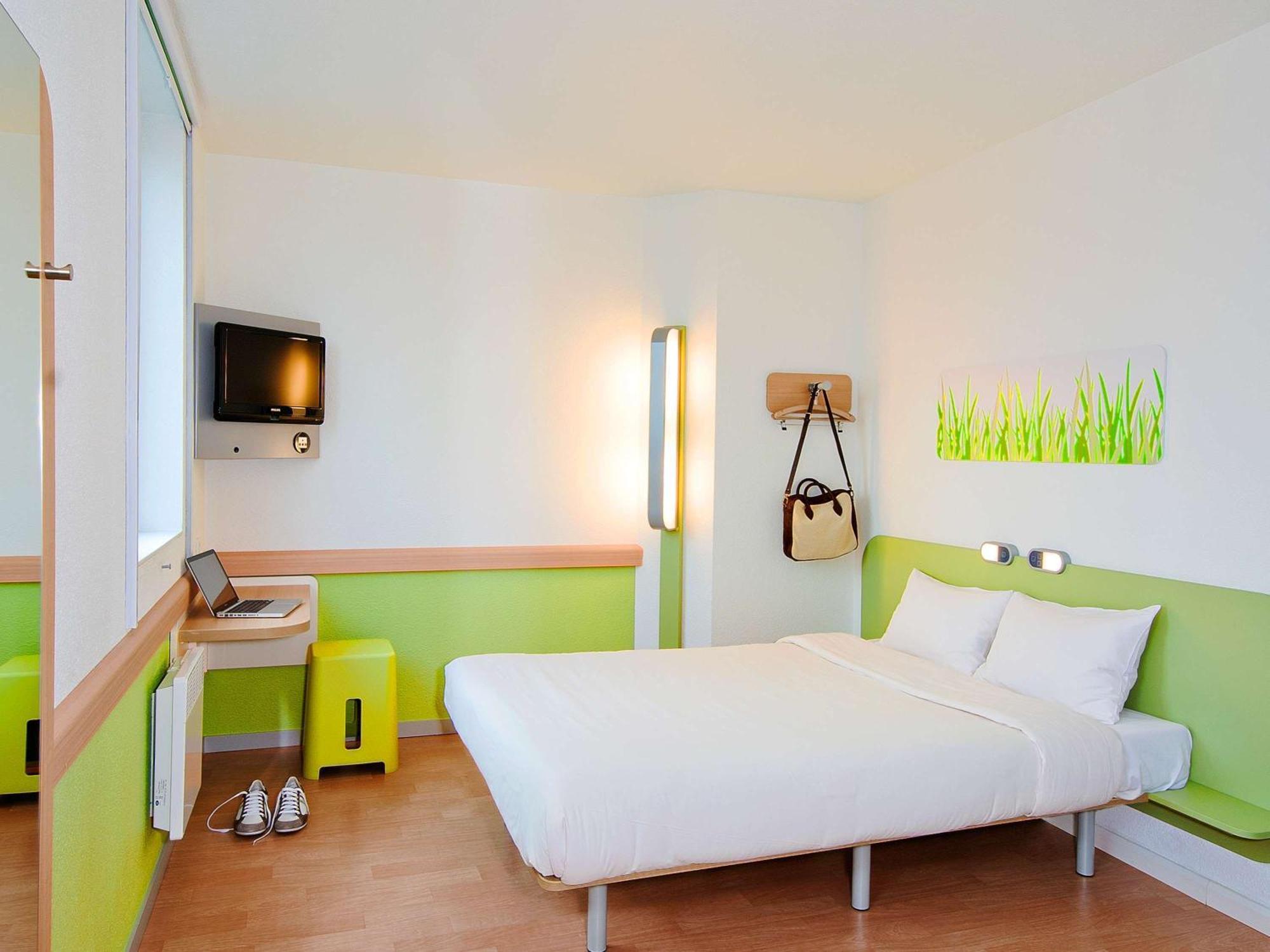 Ibis Budget Givet Ngoại thất bức ảnh