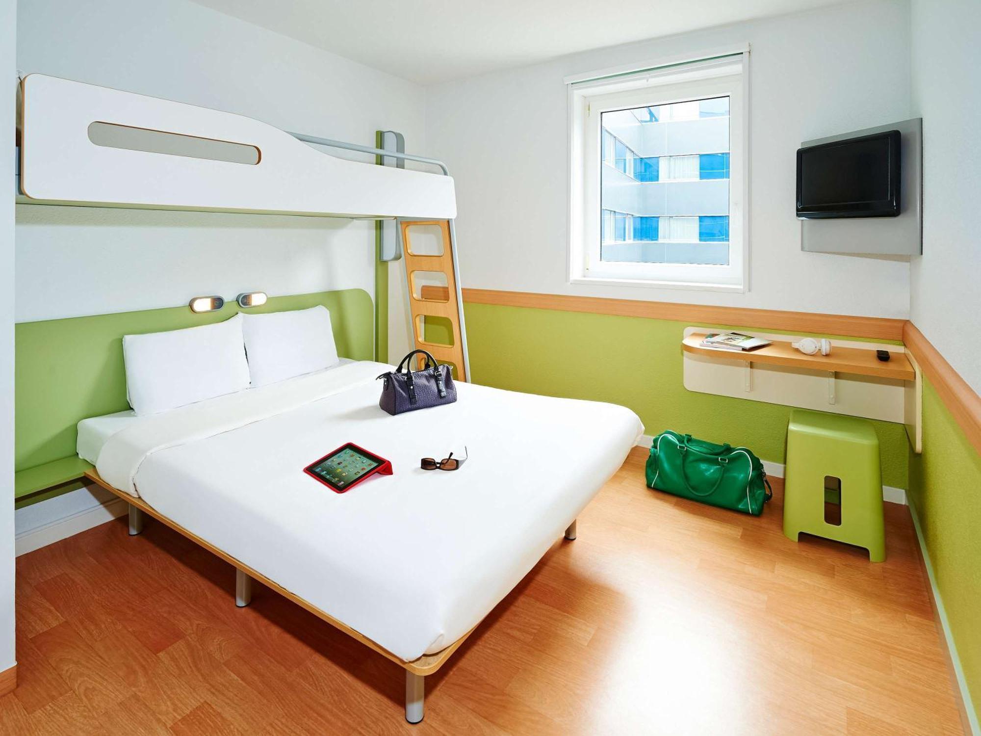Ibis Budget Givet Ngoại thất bức ảnh