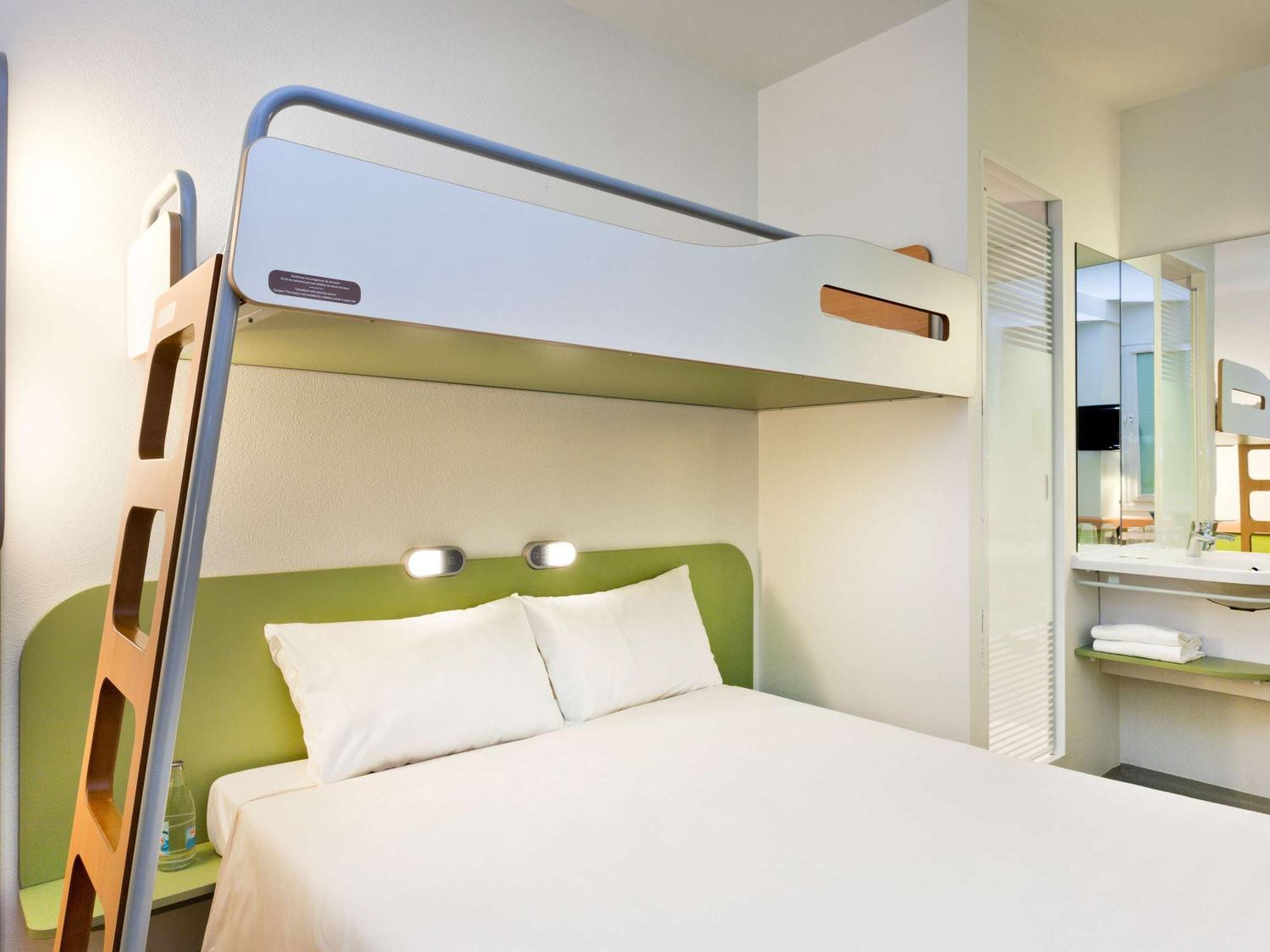 Ibis Budget Givet Ngoại thất bức ảnh