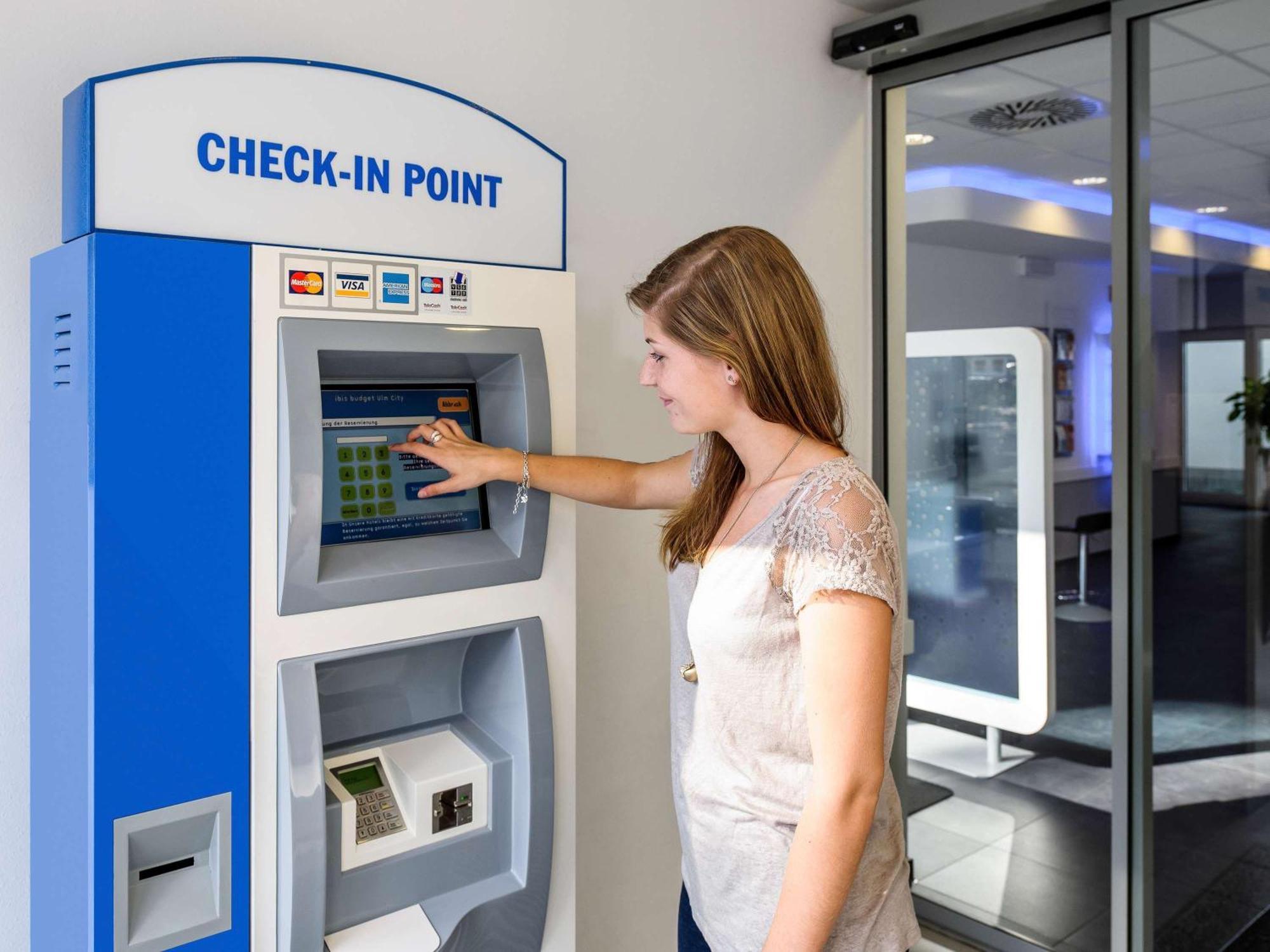 Ibis Budget Givet Ngoại thất bức ảnh
