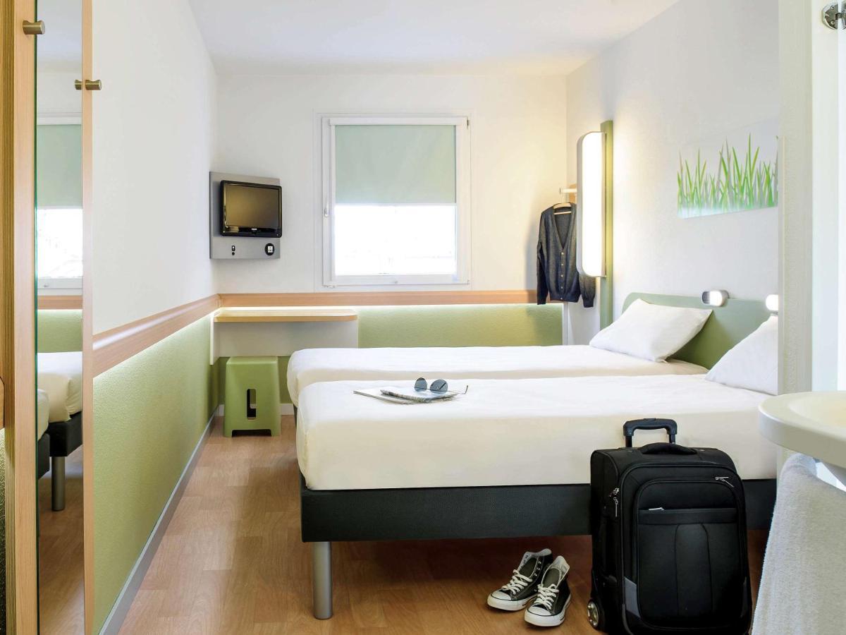 Ibis Budget Givet Ngoại thất bức ảnh